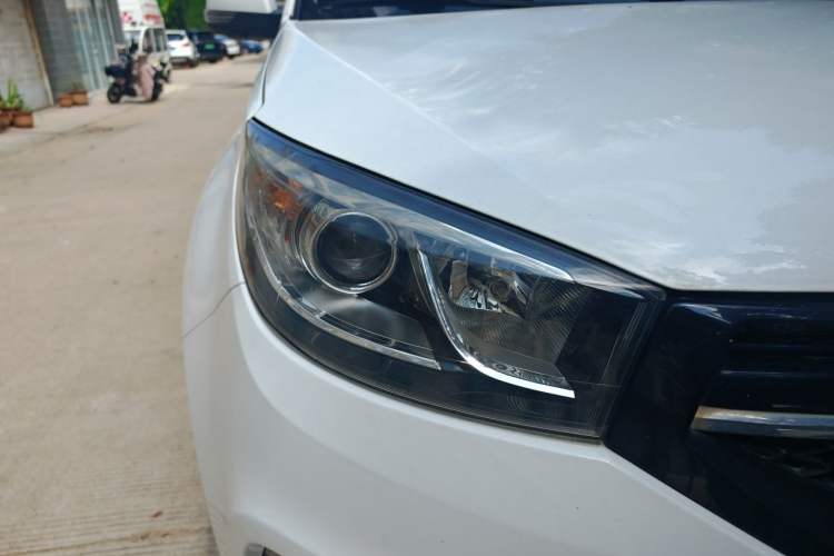 Used Chery Tiggo 3 2016 1.6L Manual ZhiShang Edition Right Front Headlight