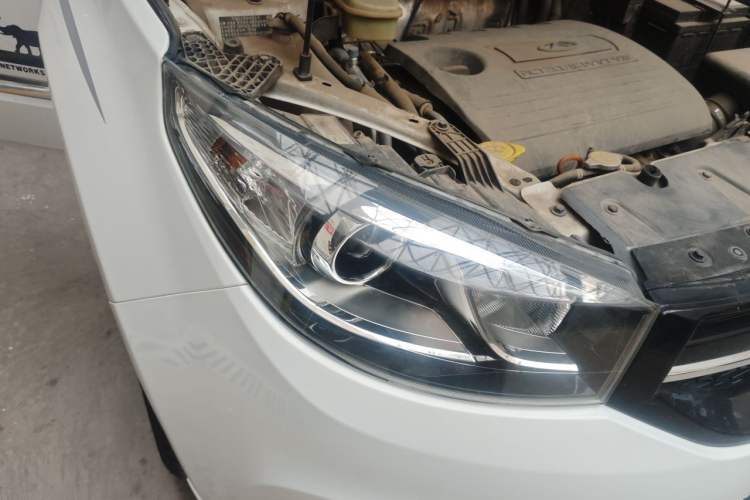 Used Chery Tiggo 3 2016 1.6L CVT ZhiShang Edition Right Front Headlight
