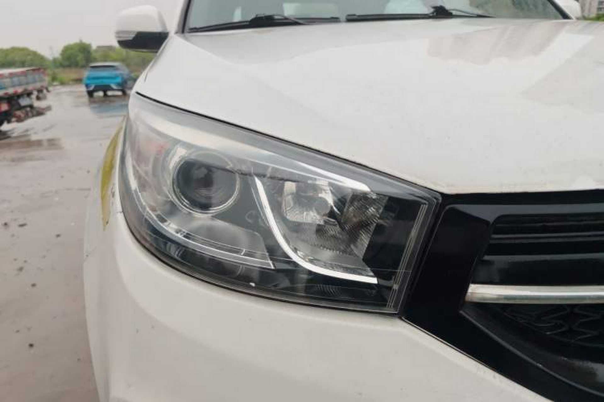 Used Chery Tiggo 3 2016 1.6L Manual ZhiShang Edition Right Front Headlight