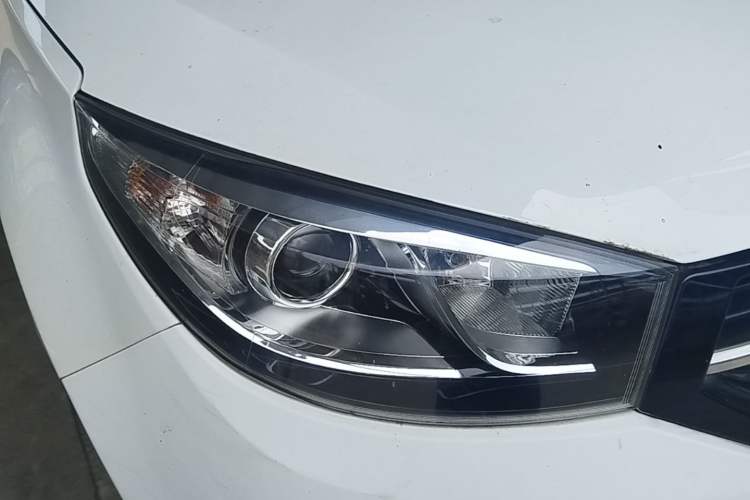 Used Chery Tiggo 3 2016 1.6L Manual ZhiShang Edition Right Front Headlight