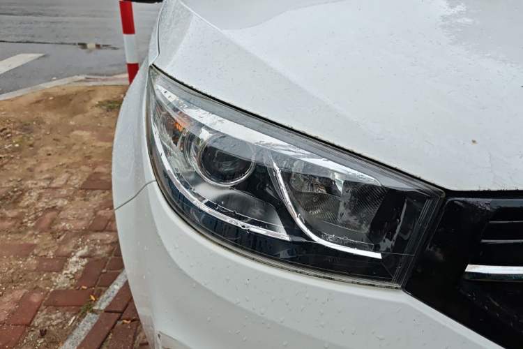 Used Chery Tiggo 3 2016 1.6L CVT ZhiShang Edition Right Front Headlight