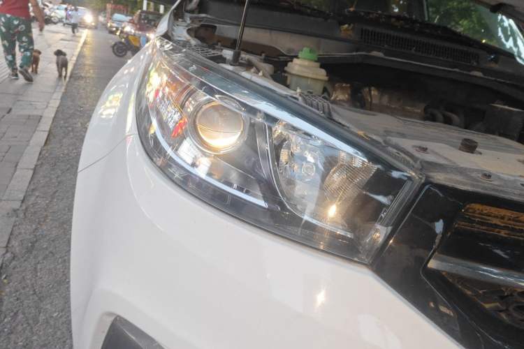 Used Chery Tiggo 3 2016 1.6L Manual ZhiShang Edition Right Front Headlight
