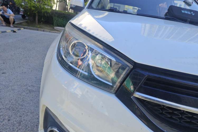 Used Chery Tiggo 3 2016 1.6L CVT ZhiShang Edition Right Front Headlight