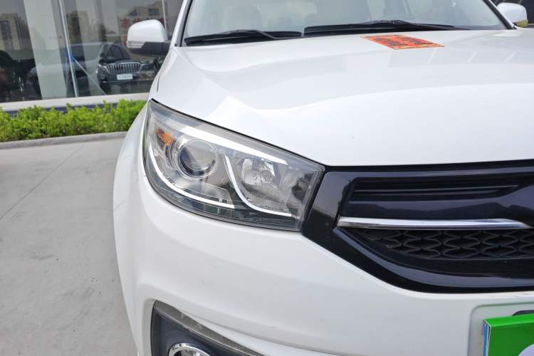 Used Chery Tiggo 3 2016 1.6L Manual ZhiShang Edition Right Front Headlight