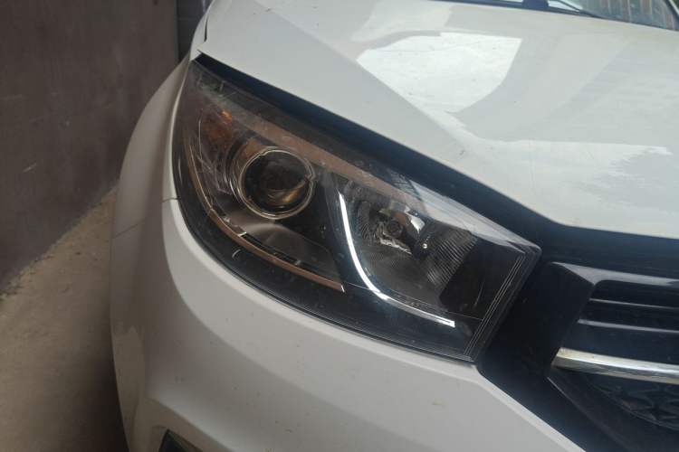 Used Chery Tiggo 3 2016 1.6L CVT ZhiShang Edition Right Front Headlight