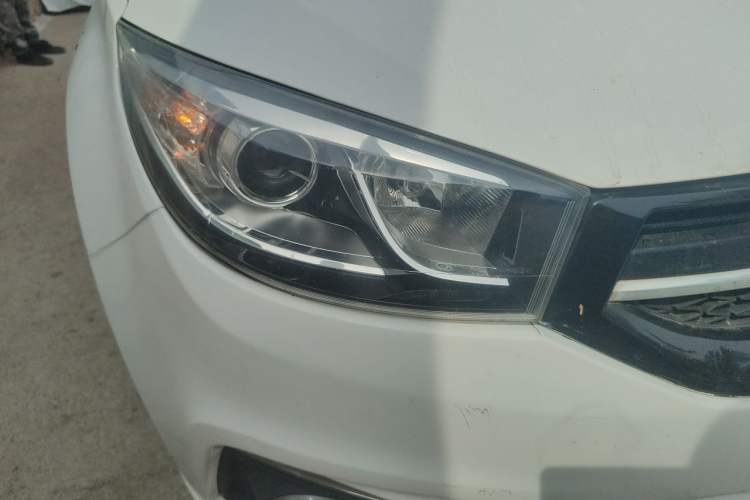 Used Chery Tiggo 3 2016 1.6L CVT ZhiShang Edition Right Front Headlight