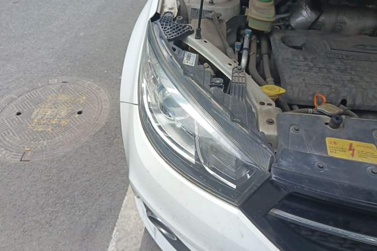 Used Chery Tiggo 3 2016 1.6L Manual ZhiShang Edition Right Front Headlight