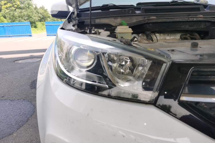 Used Chery Tiggo 3 2016 1.6L Manual ZhiShang Edition Right Front Headlight
