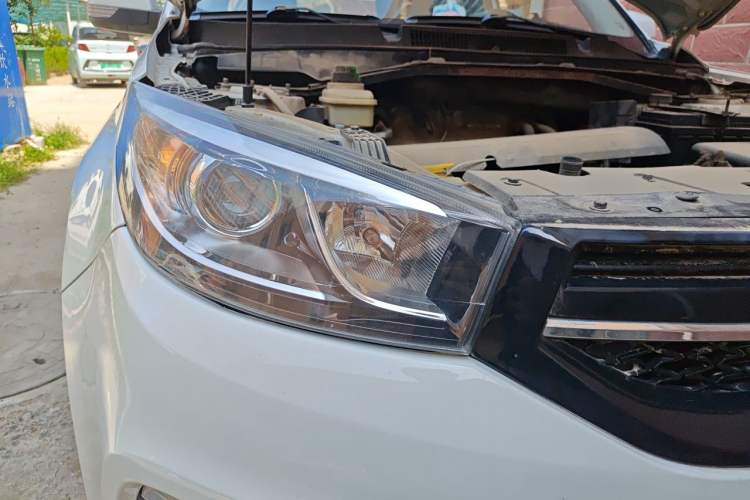 Used Chery Tiggo 3 2016 1.6L Manual ZhiShang Edition Right Front Headlight
