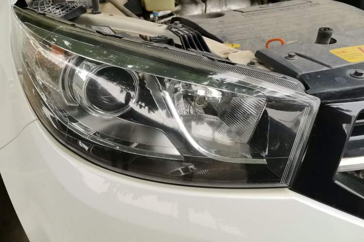 Used Chery Tiggo 3 2016 1.6L Manual ZhiShang Edition Right Front Headlight
