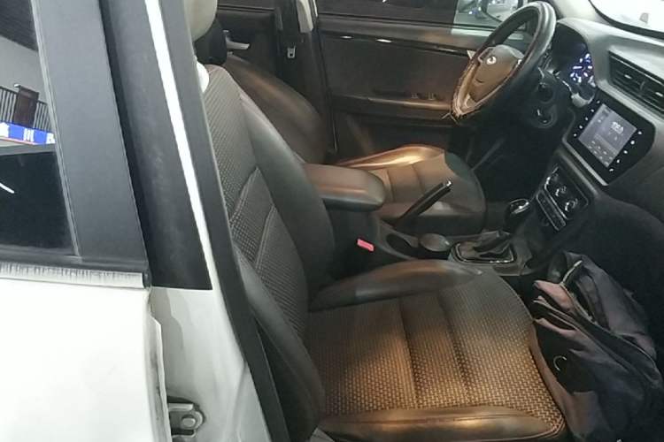 Used Chery Tiggo 3 2016 1.6L CVT ZhiShang Edition Right Front Seat