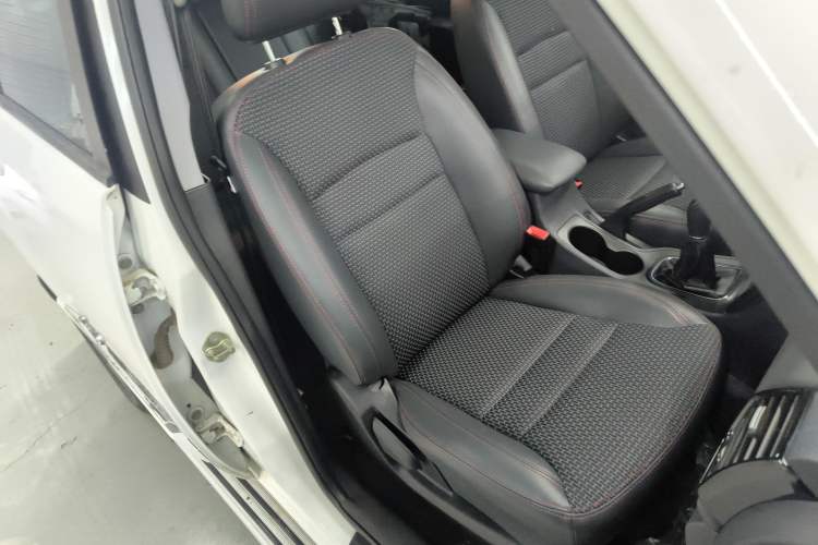 Used Chery Tiggo 3 2016 1.6L Manual ZhiShang Edition Right Front Seat