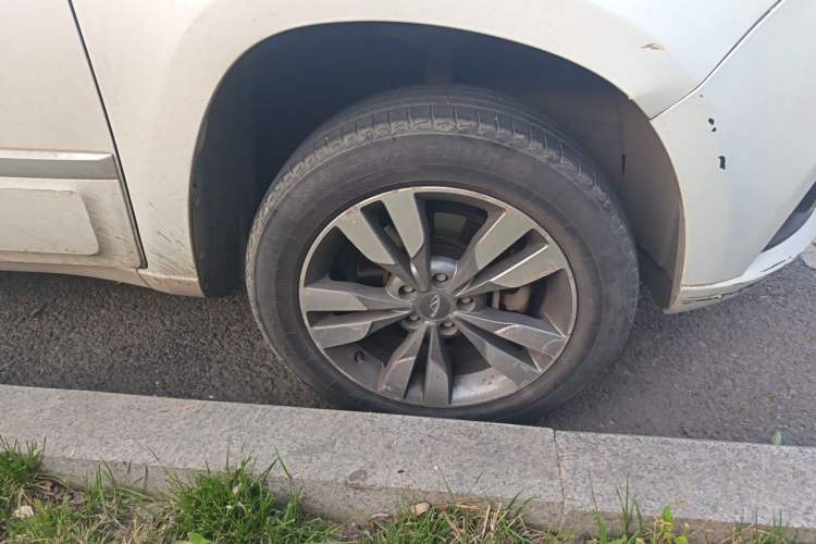 Used Chery Tiggo 3 2016 1.6L CVT ZhiShang Edition Right Front Wheel Hub