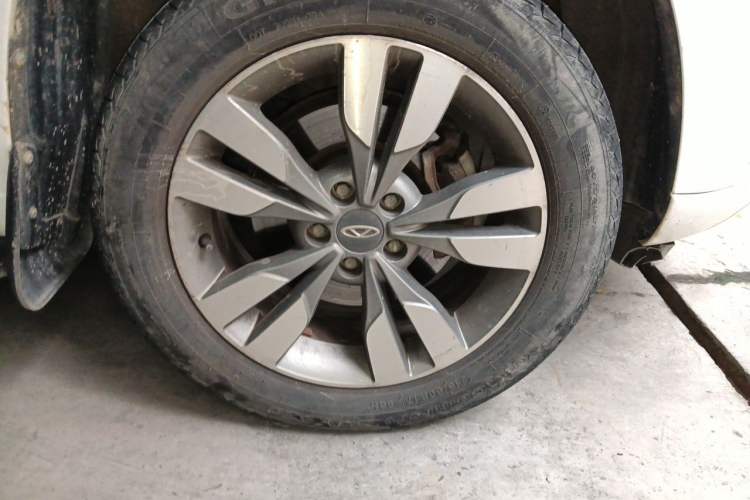 Used Chery Tiggo 3 2016 1.6L Manual ZhiShang Edition Right Front Wheel Hub