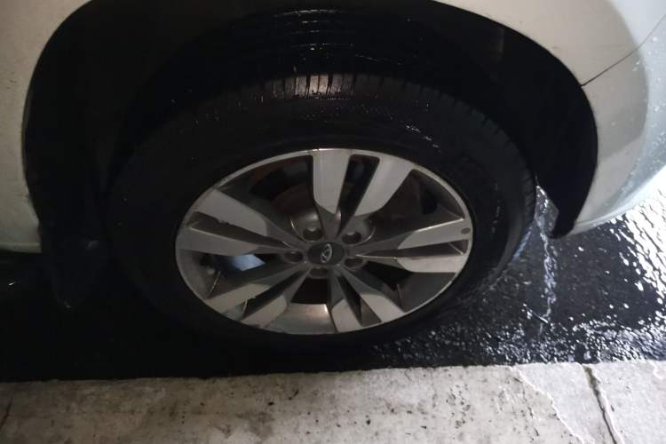 Used Chery Tiggo 3 2016 1.6L CVT ZhiShang Edition Right Front Wheel Hub