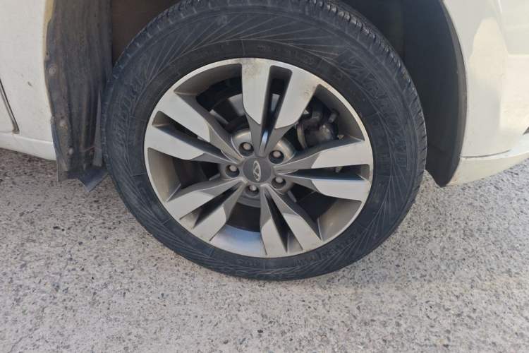Used Chery Tiggo 3 2016 1.6L CVT ZhiShang Edition Right Front Wheel Hub