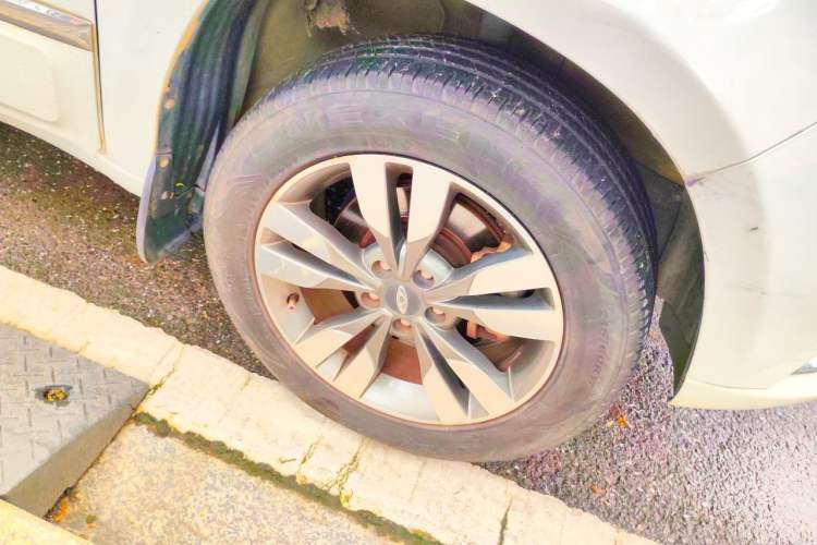 Used Chery Tiggo 3 2016 1.6L CVT ZhiShang Edition Right Front Wheel Hub