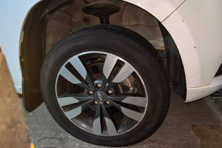 Used Chery Tiggo 3 2016 1.6L Manual ZhiShang Edition Right Front Wheel Hub