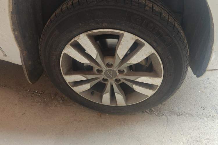 Used Chery Tiggo 3 2016 1.6L CVT ZhiShang Edition Right Front Wheel Hub