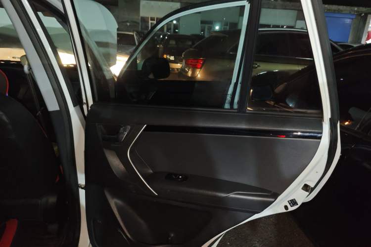 Used Chery Tiggo 3 2016 1.6L Manual Fashion Edition Right Rear Door Interior