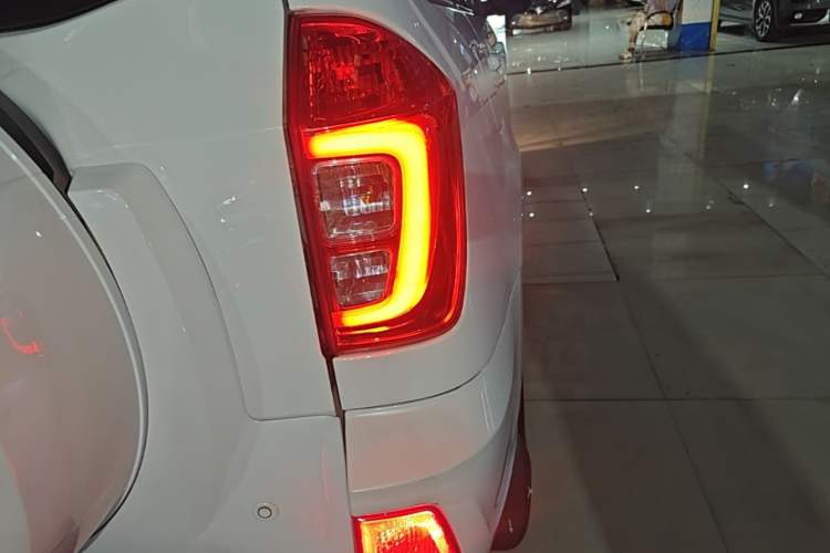 Used Chery Tiggo 3 2016 1.6L Manual ZhiShang Edition Right Rear Taillight