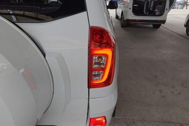 Used Chery Tiggo 3 2016 1.6L Manual ZhiShang Edition Right Rear Taillight