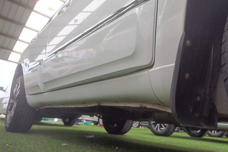Used Chery Tiggo 3 2016 1.6L Manual ZhiShang Edition Right Side Sill