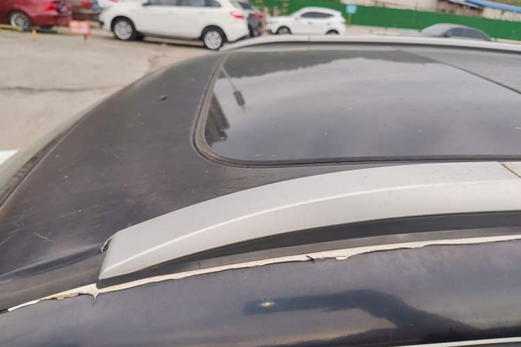 Used Chery Tiggo 3 2016 1.6L CVT ZhiShang Edition Roof