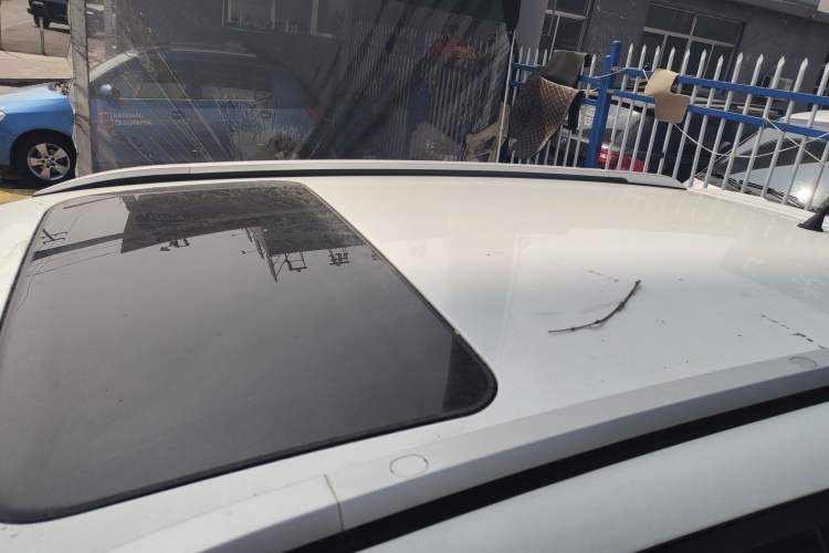 Used Chery Tiggo 3 2016 1.6L Manual ZhiShang Edition Roof