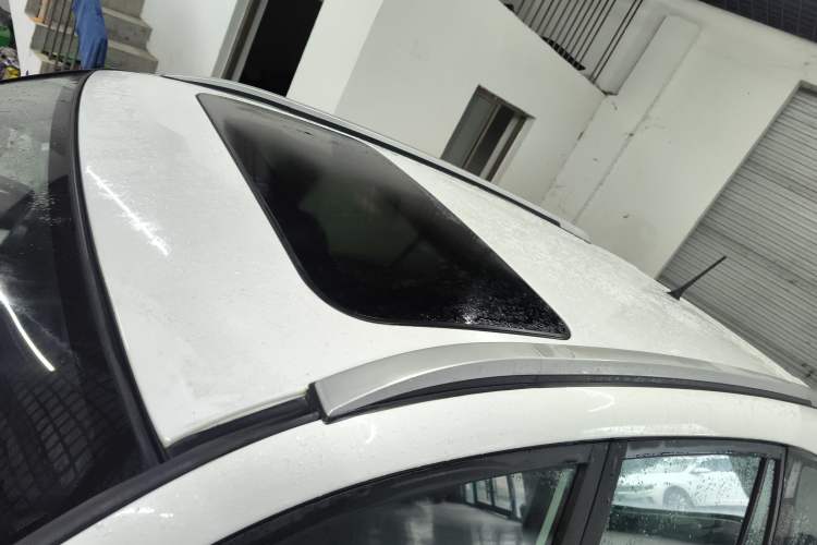 Used Chery Tiggo 3 2016 1.6L Manual ZhiShang Edition Roof