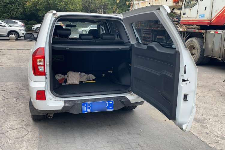 Used Chery Tiggo 3 2016 1.6L Manual ZhiShang Edition Trunk