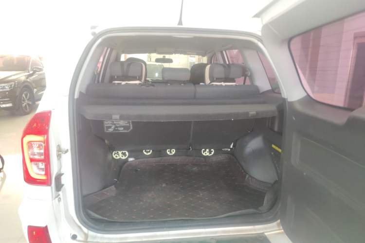 Used Chery Tiggo 3 2016 1.6L Manual Fashion Edition Trunk