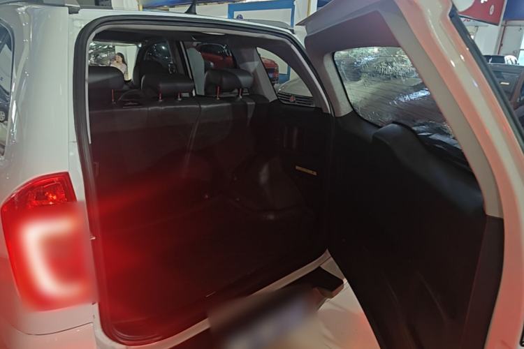 Used Chery Tiggo 3 2016 1.6L Manual ZhiShang Edition Trunk