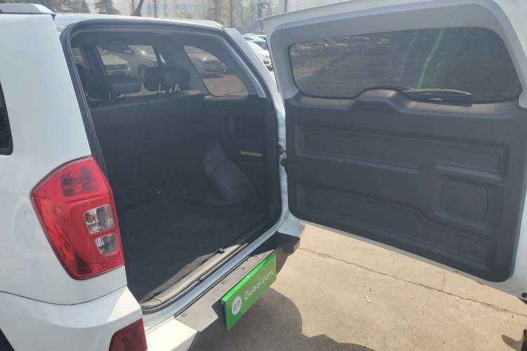 Used Chery Tiggo 3 2016 1.6L Manual ZhiShang Edition Trunk