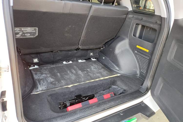 Used Chery Tiggo 3 2016 1.6L Manual ZhiShang Edition Trunk