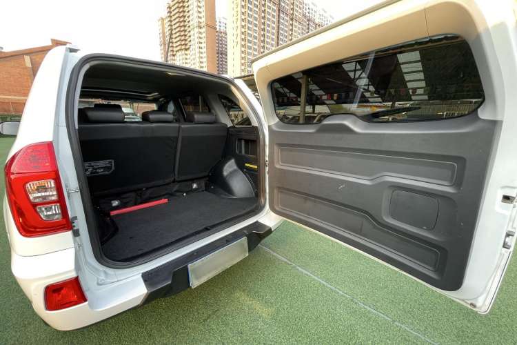 Used Chery Tiggo 3 2016 1.6L Manual ZhiShang Edition Trunk