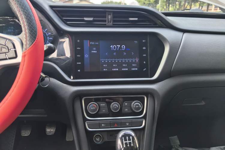 Used Chery Tiggo 3 2016 1.6L Manual ZhiShang Edition Audio And AC Panel
