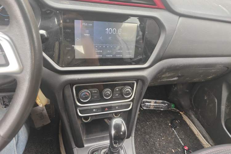 Used Chery Tiggo 3 2016 1.6L CVT ZhiShang Edition Audio And AC Panel