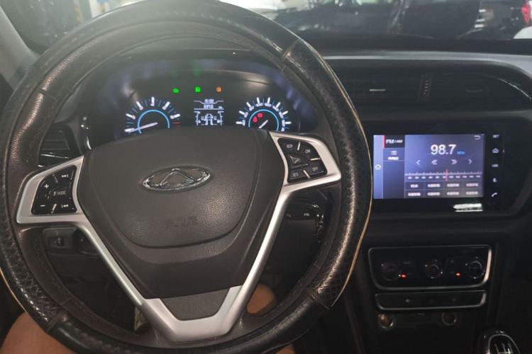 Used Chery Tiggo 3 2016 1.6L Manual ZhiShang Edition Center Console