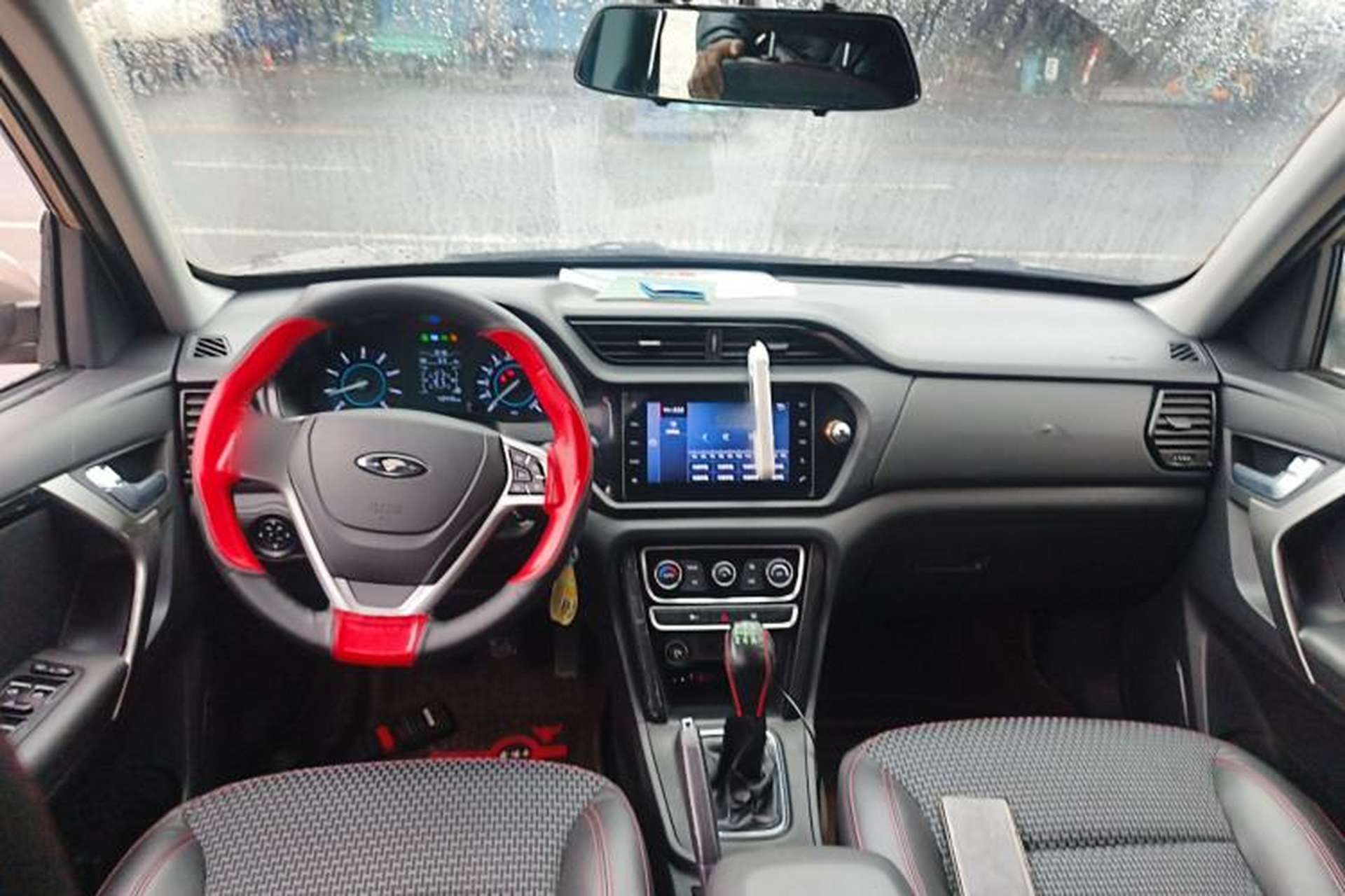 Used Chery Tiggo 3 2016 1.6L Manual ZhiShang Edition Center Console