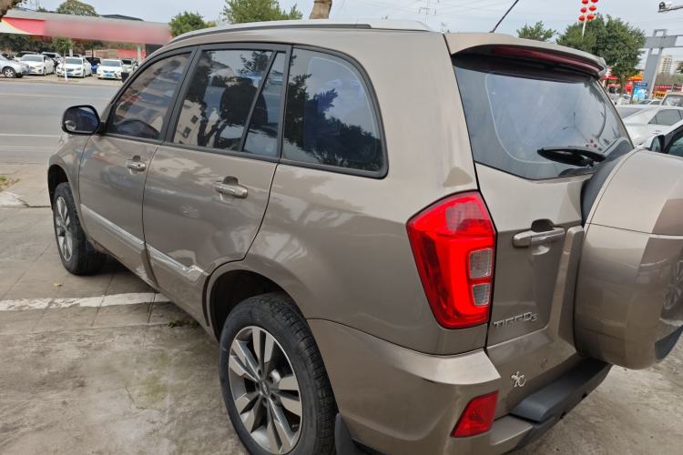 Used Chery Tiggo 3 2016 1.6L Manual ZhiShang Edition Exterior 2