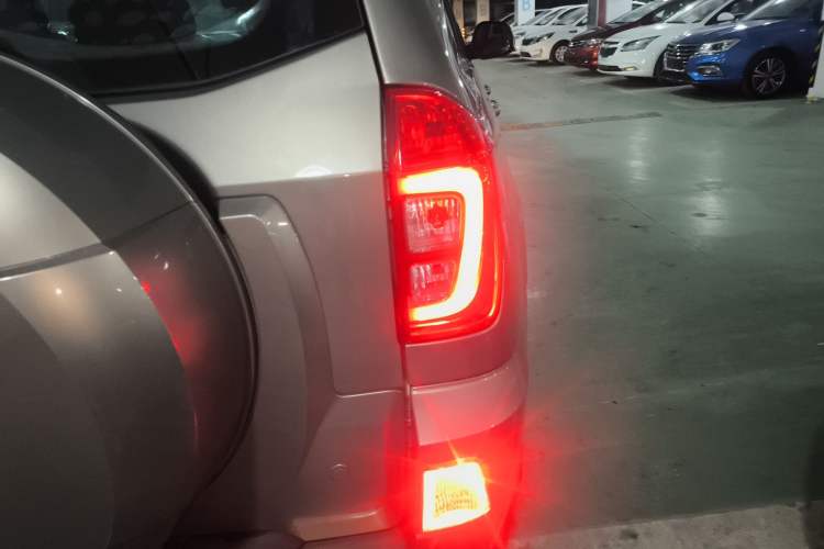 Used Chery Tiggo 3 2016 1.6L CVT ZhiShang Edition Exterior 3