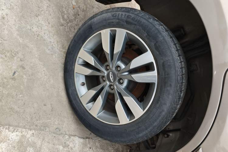 Used Chery Tiggo 3 2016 1.6L Manual ZhiShang Edition Exterior 5