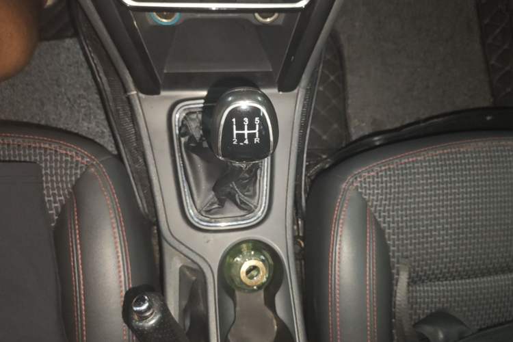 Used Chery Tiggo 3 2016 1.6L Manual ZhiShang Edition Gear Lever