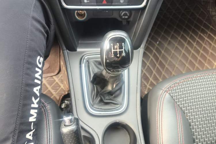 Used Chery Tiggo 3 2016 1.6L Manual ZhiShang Edition Gear Lever