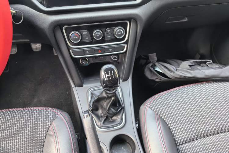 Used Chery Tiggo 3 2016 1.6L Manual ZhiShang Edition Gear Lever