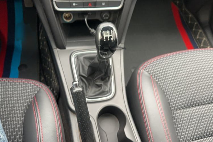 Used Chery Tiggo 3 2016 1.6L Manual ZhiShang Edition Gear Lever