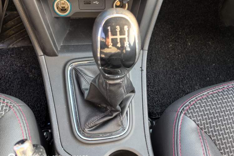 Used Chery Tiggo 3 2016 1.6L Manual ZhiShang Edition Gear Lever