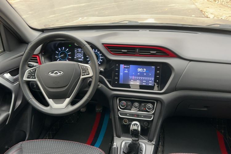 Used Chery Tiggo 3 2016 1.6L Manual ZhiShang Edition Interior 6