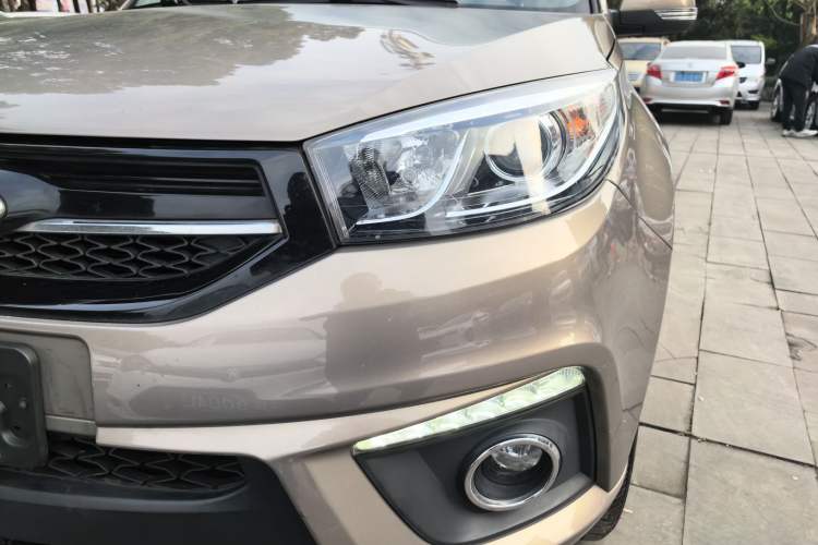 Used Chery Tiggo 3 2016 1.6L Manual ZhiShang Edition Left Front Headlight